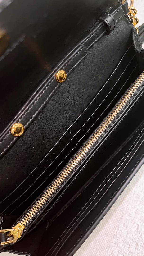 Burberry Black Henley WOC