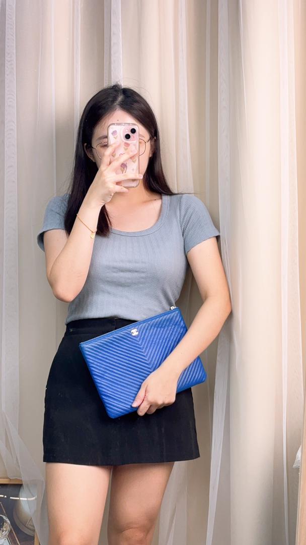 Chanel Blue Caviar Chevron Medium Ocase (SHW)