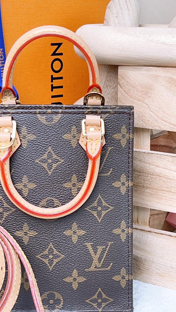 Louis Vuitton Monogram Petit Sac Plat