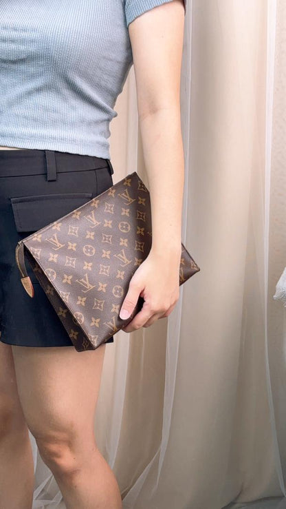 Louis Vuitton Monogram Toiletry 26