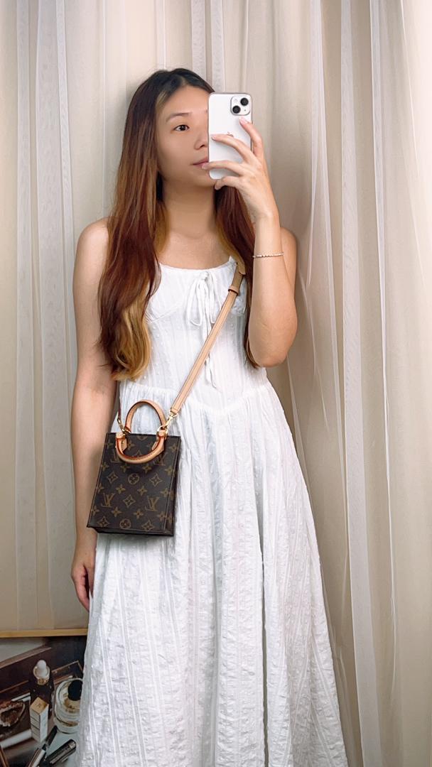 Louis Vuitton Monogram Petit Sac Plat