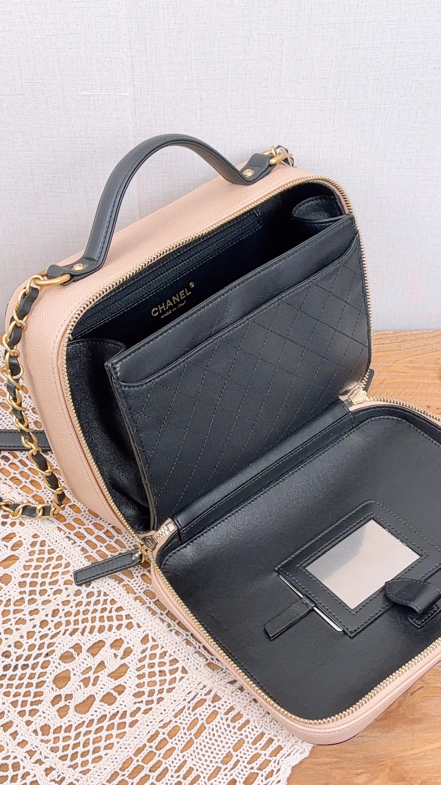 Chanel Beige Caviar Large Filigree Case (GHW)