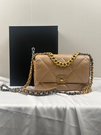 Chanel Champagne Lambskin Small 19 (GHW)