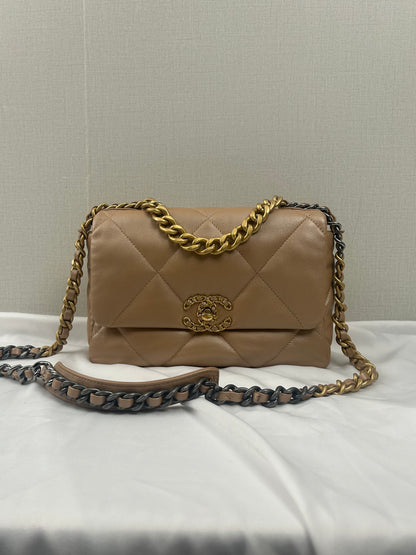 Chanel Champagne Lambskin Small 19 (GHW)
