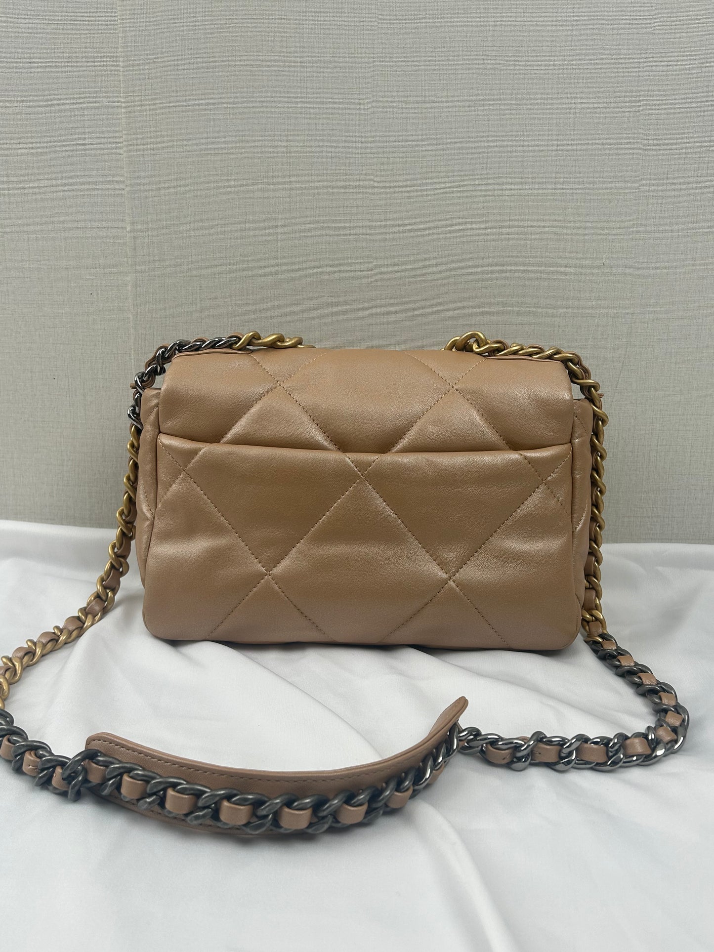 Chanel Champagne Lambskin Small 19 (GHW)