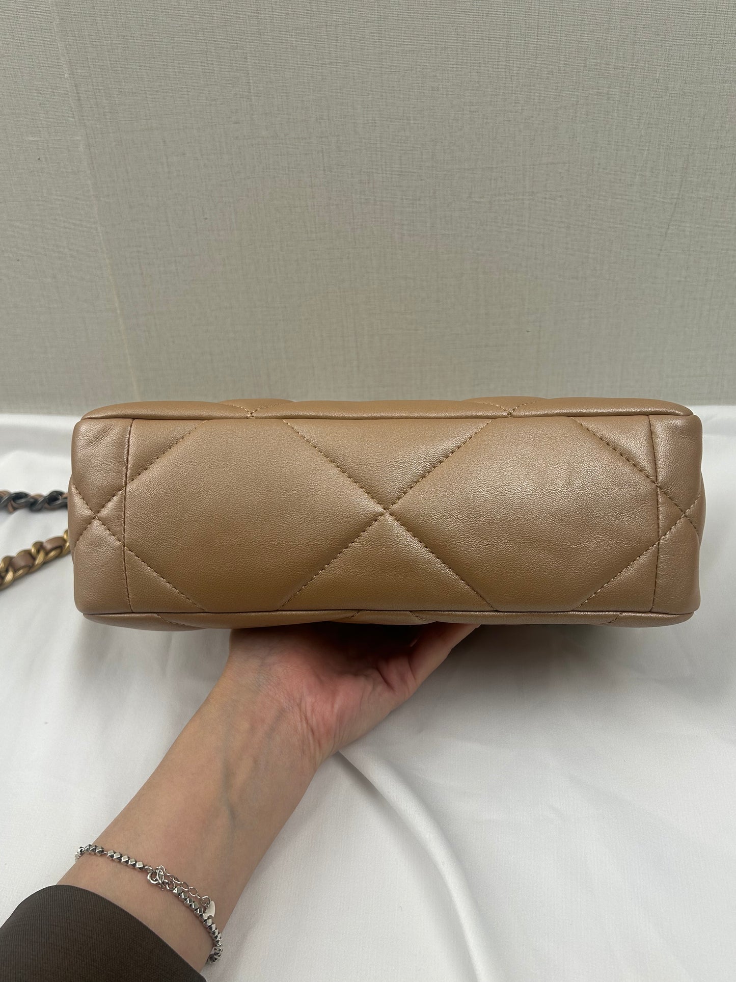 Chanel Champagne Lambskin Small 19 (GHW)