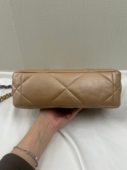 Chanel Champagne Lambskin Small 19 (GHW)