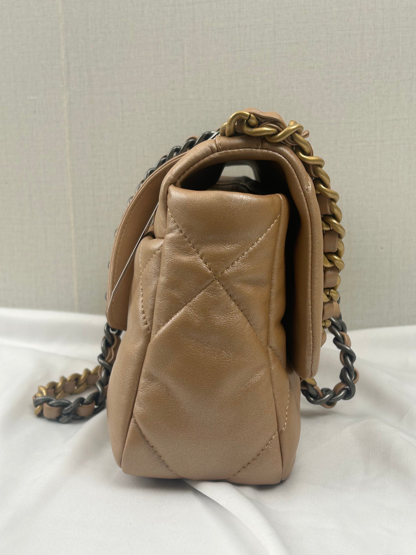 Chanel Champagne Lambskin Small 19 (GHW)