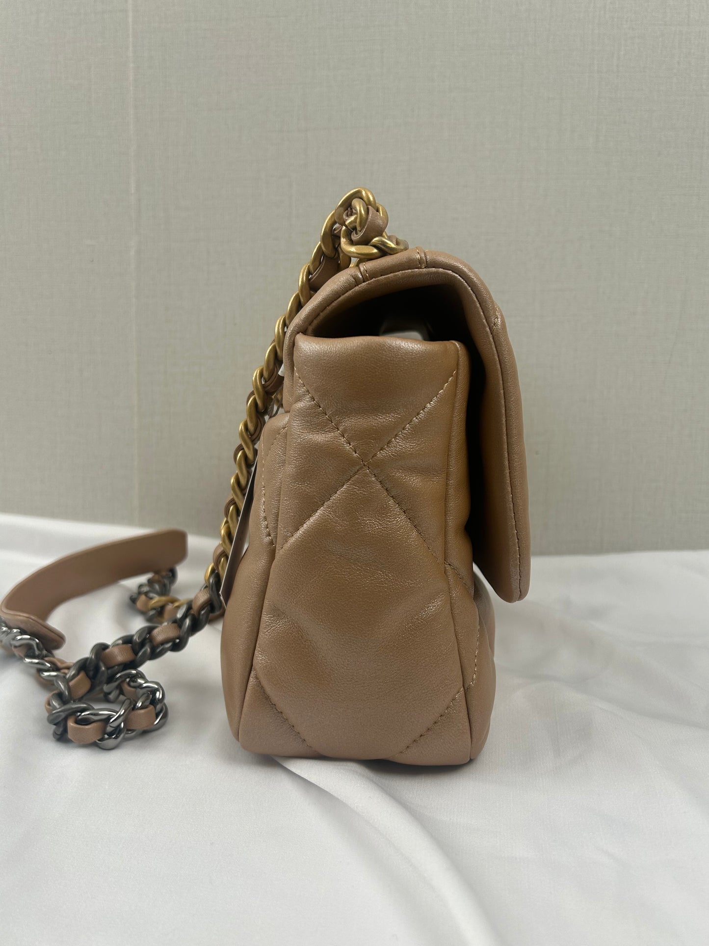 Chanel Champagne Lambskin Small 19 (GHW)