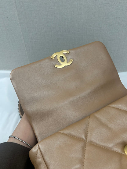 Chanel Champagne Lambskin Small 19 (GHW)