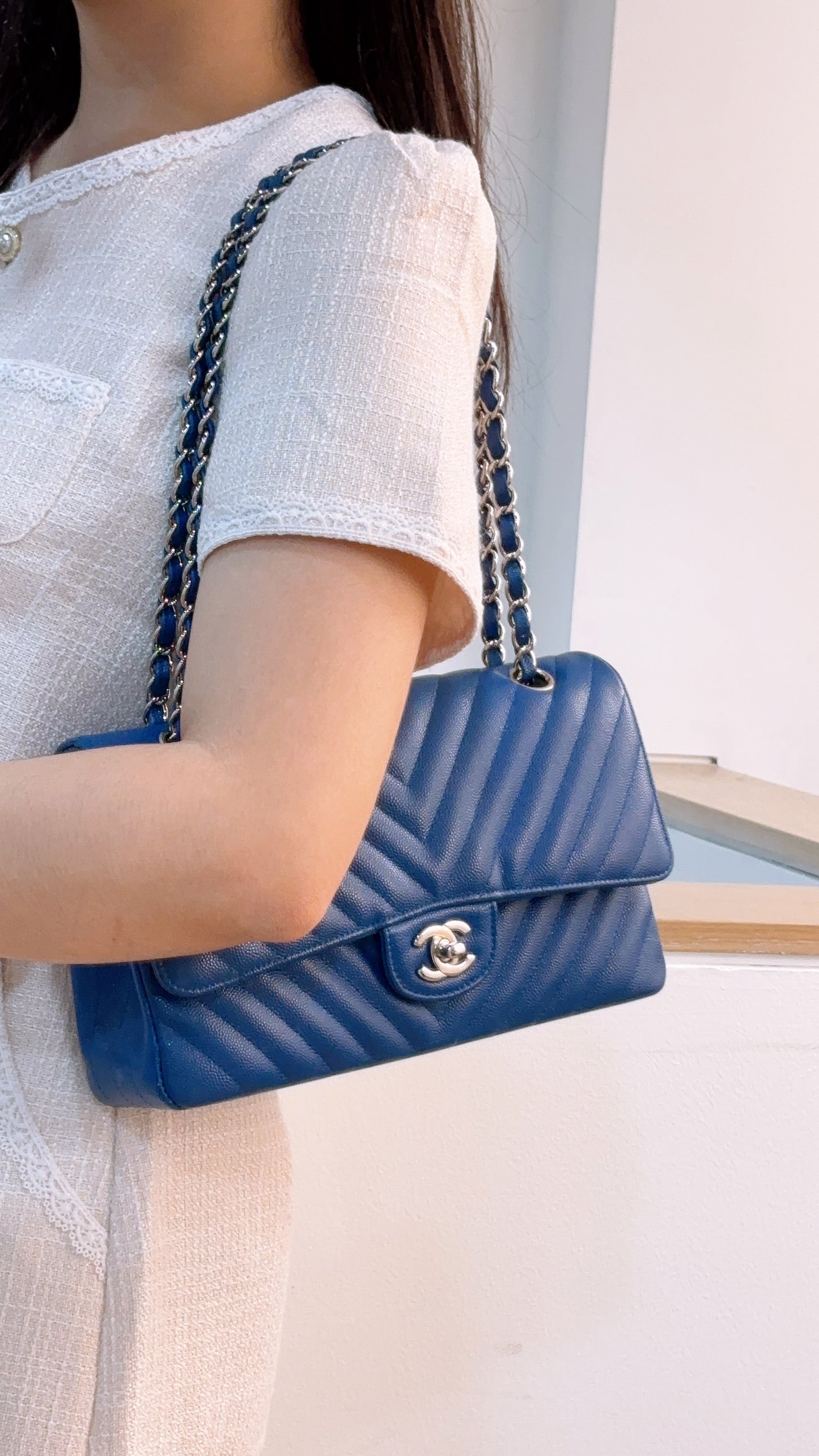Chanel Royal Blue Caviar Medium CF (SHW)