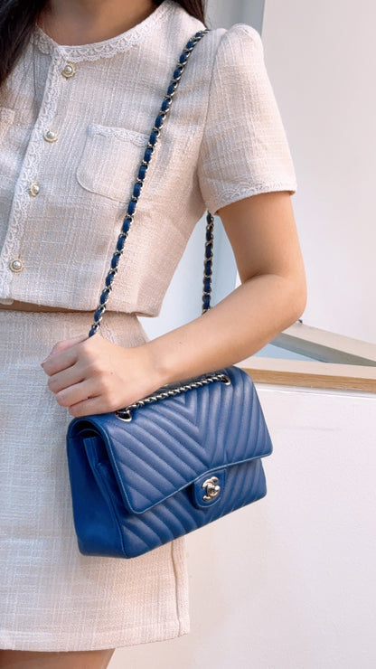 Chanel Royal Blue Caviar Medium CF (SHW)