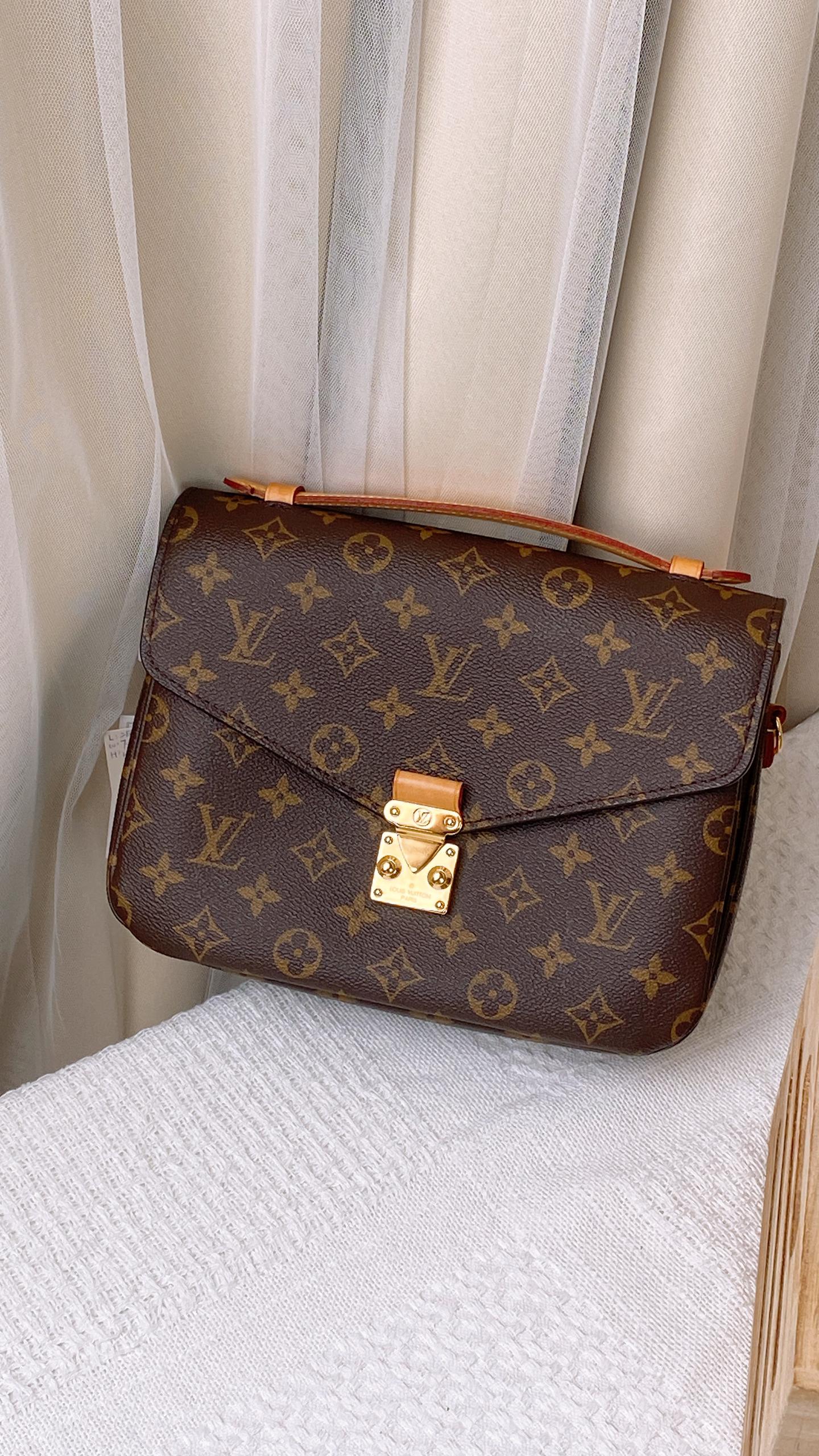 LV Monogram Pochette Metis