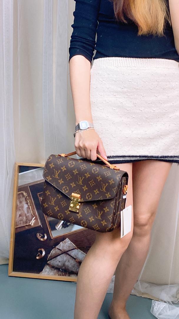 LV Monogram Pochette Metis