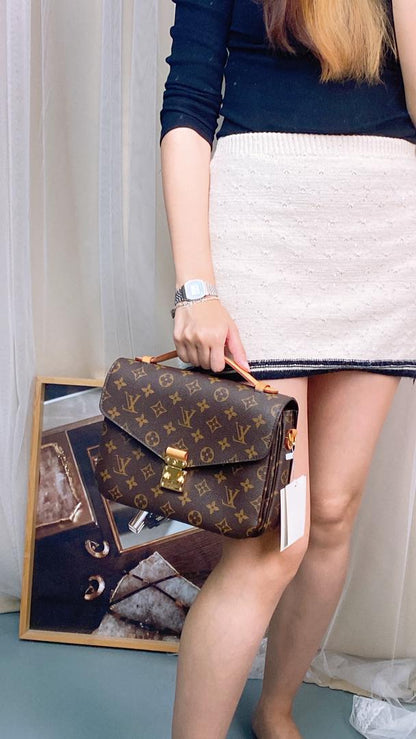 LV Monogram Pochette Metis