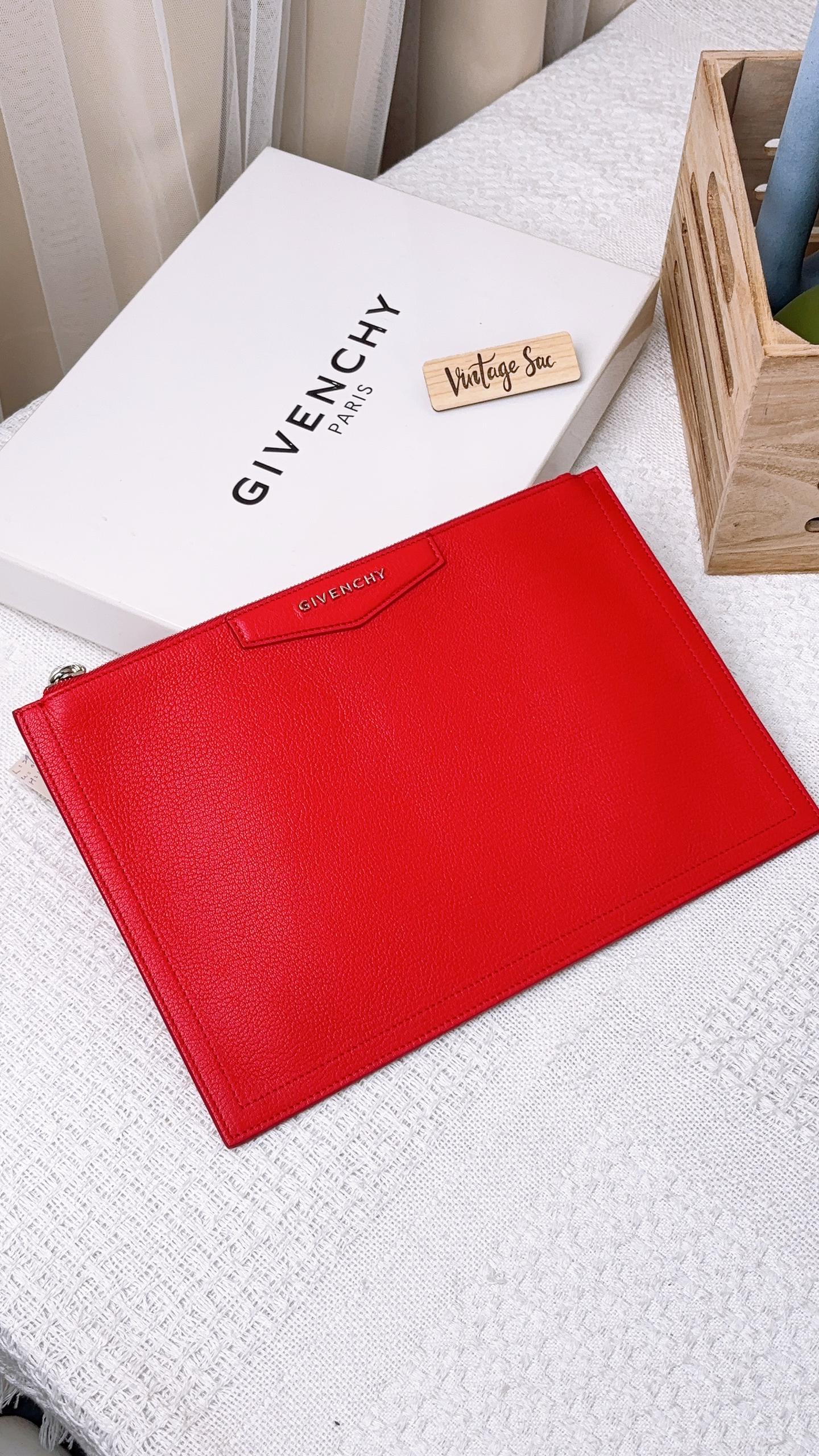 Givenchy Red Antigona Pouch