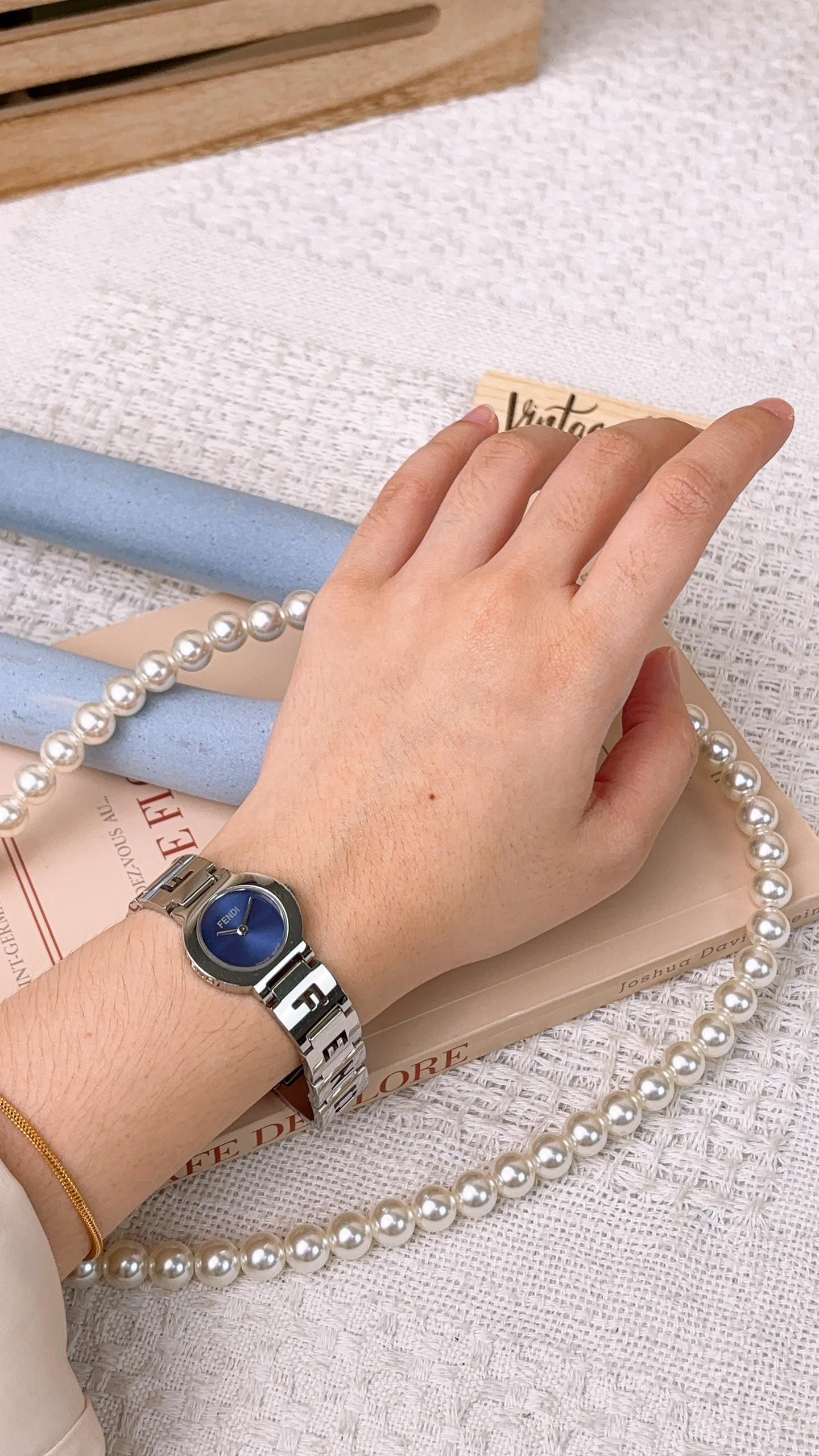 Fendi Steel Blue 3050L Quartz 24mm Watch