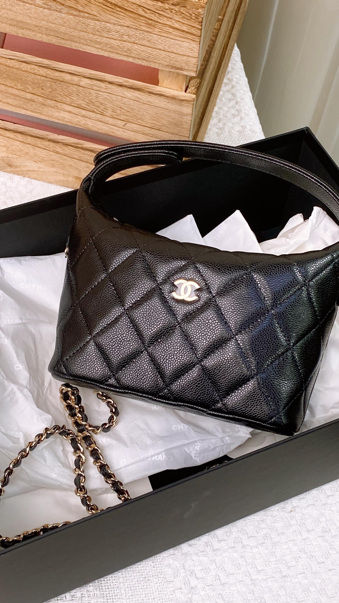Chanel Black Caviar 25c Hobo Clutch On Chain (GHW)