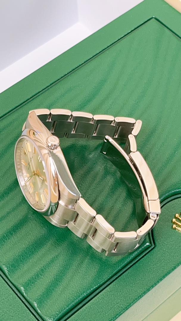Rolex Oyster Perpetual 124300 Silver Dial 41mm