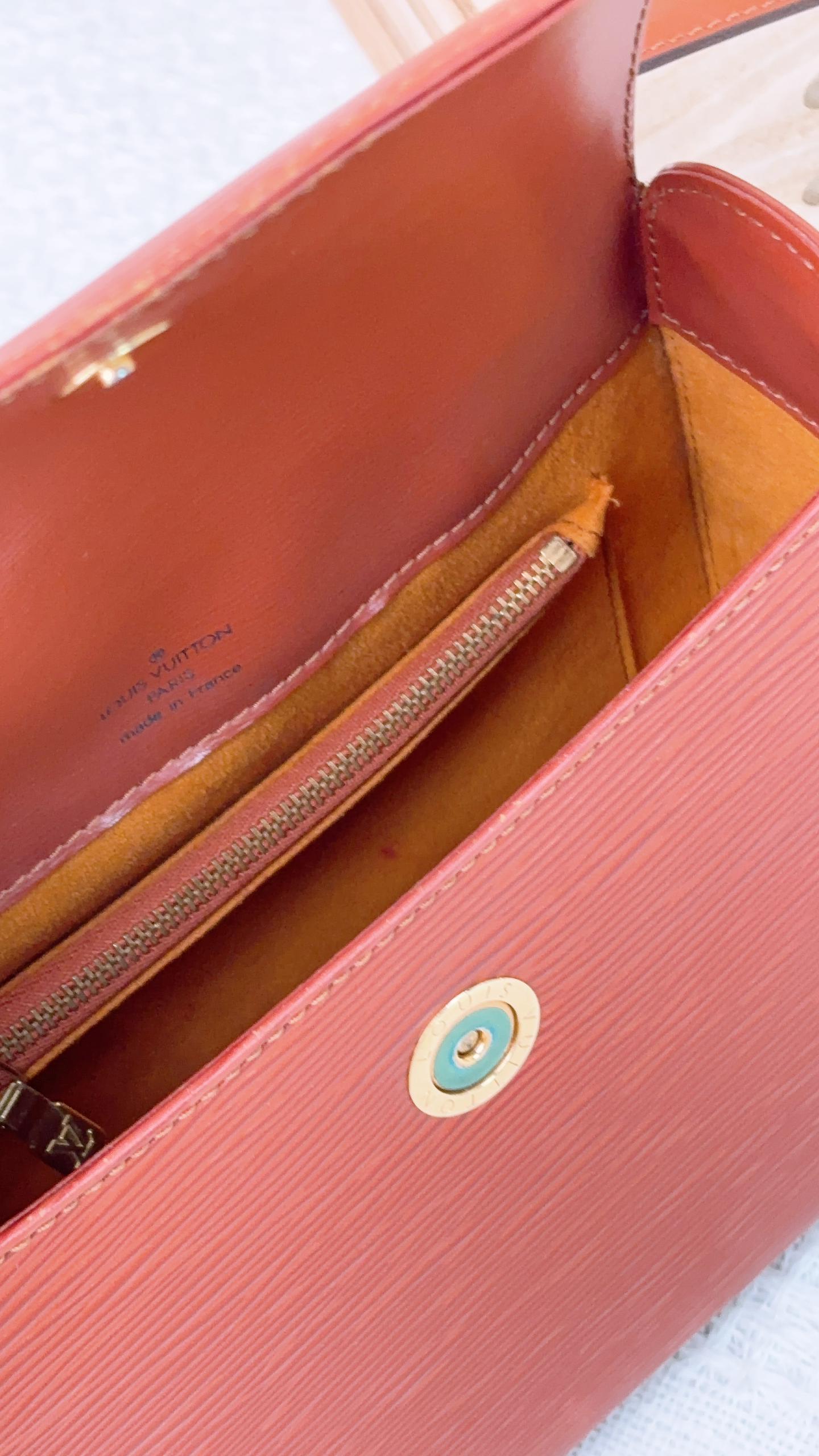 LV Brown Epi Vintage Buci Shoulder Bag