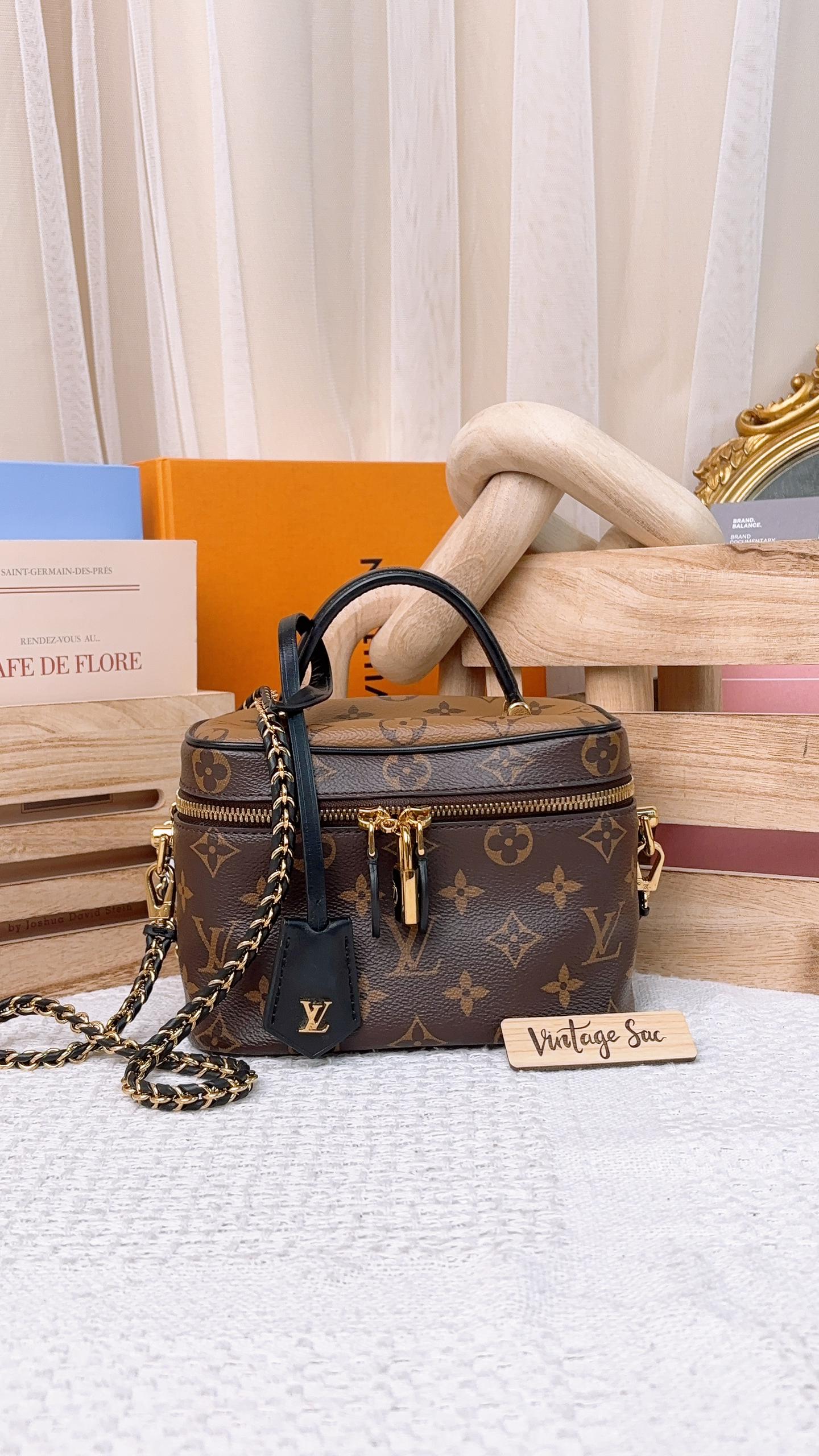 LV Reverse Monogram Vanity PM