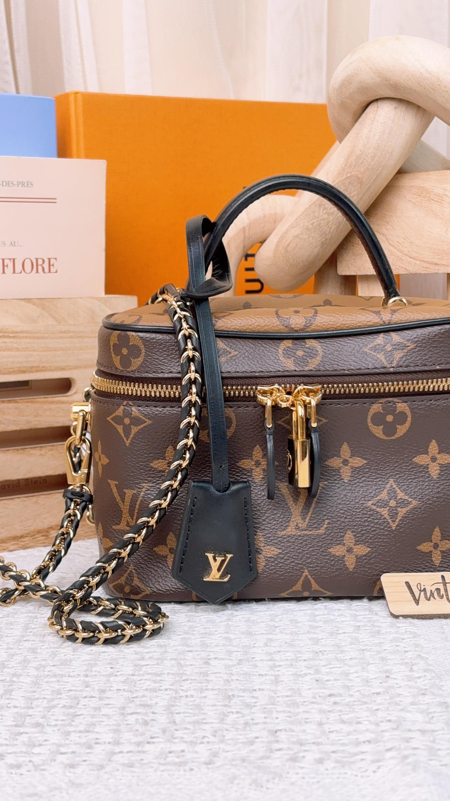 LV Reverse Monogram Vanity PM
