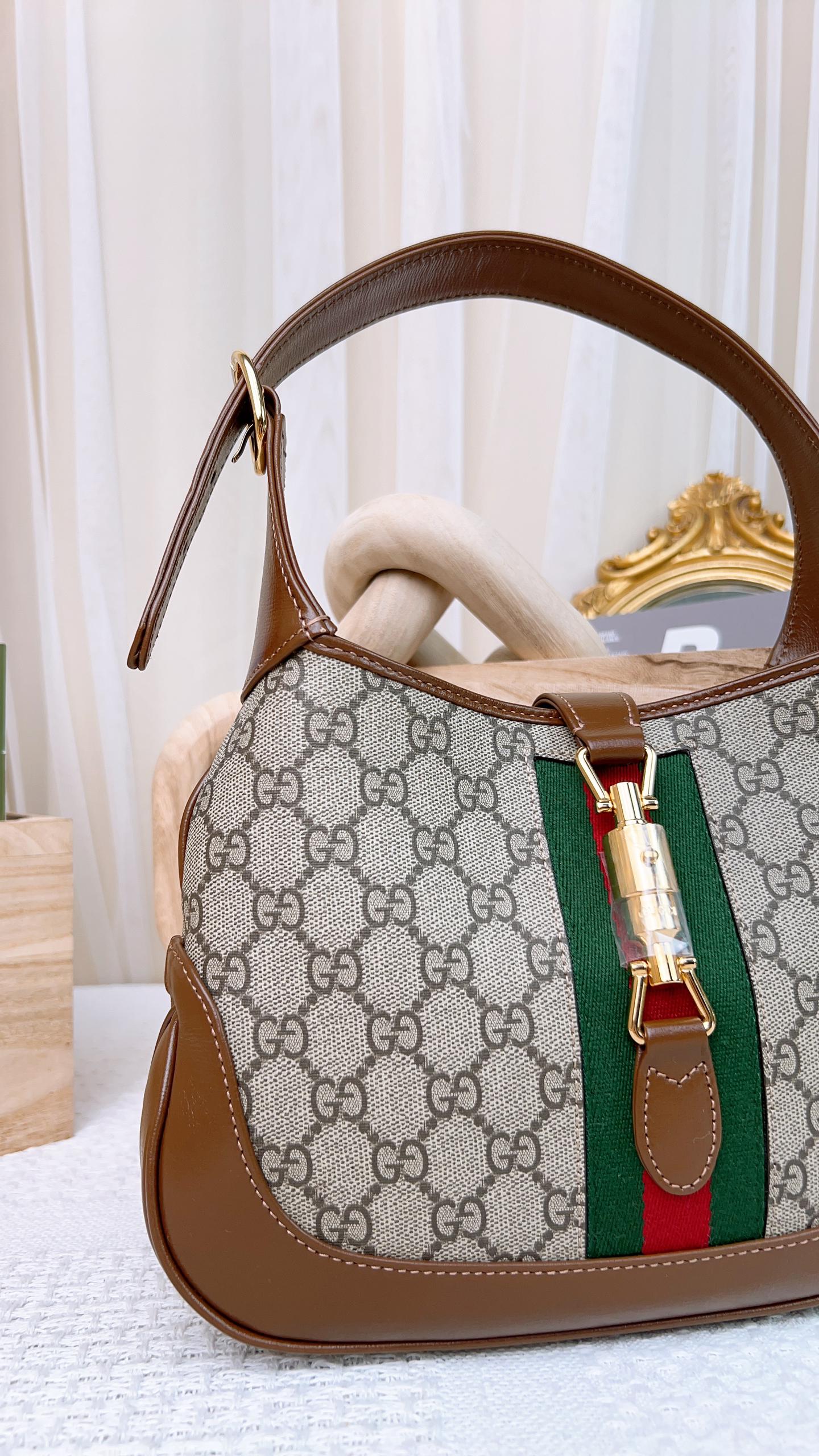 Gucci Medium GG Supreme Jackie 1961 Hobo