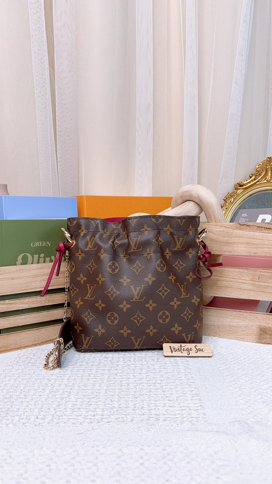 LV Monogram Noe Pouch