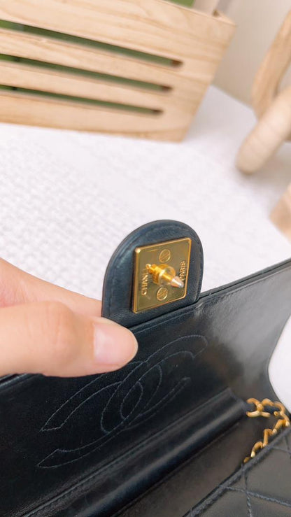 Chanel Black Lambskin Envelope Flap (GHW)