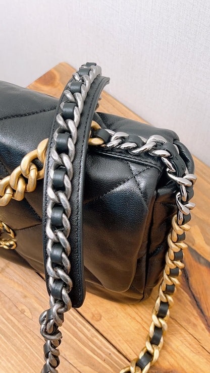 Chanel Black Lambskin Small 19 (GHW)