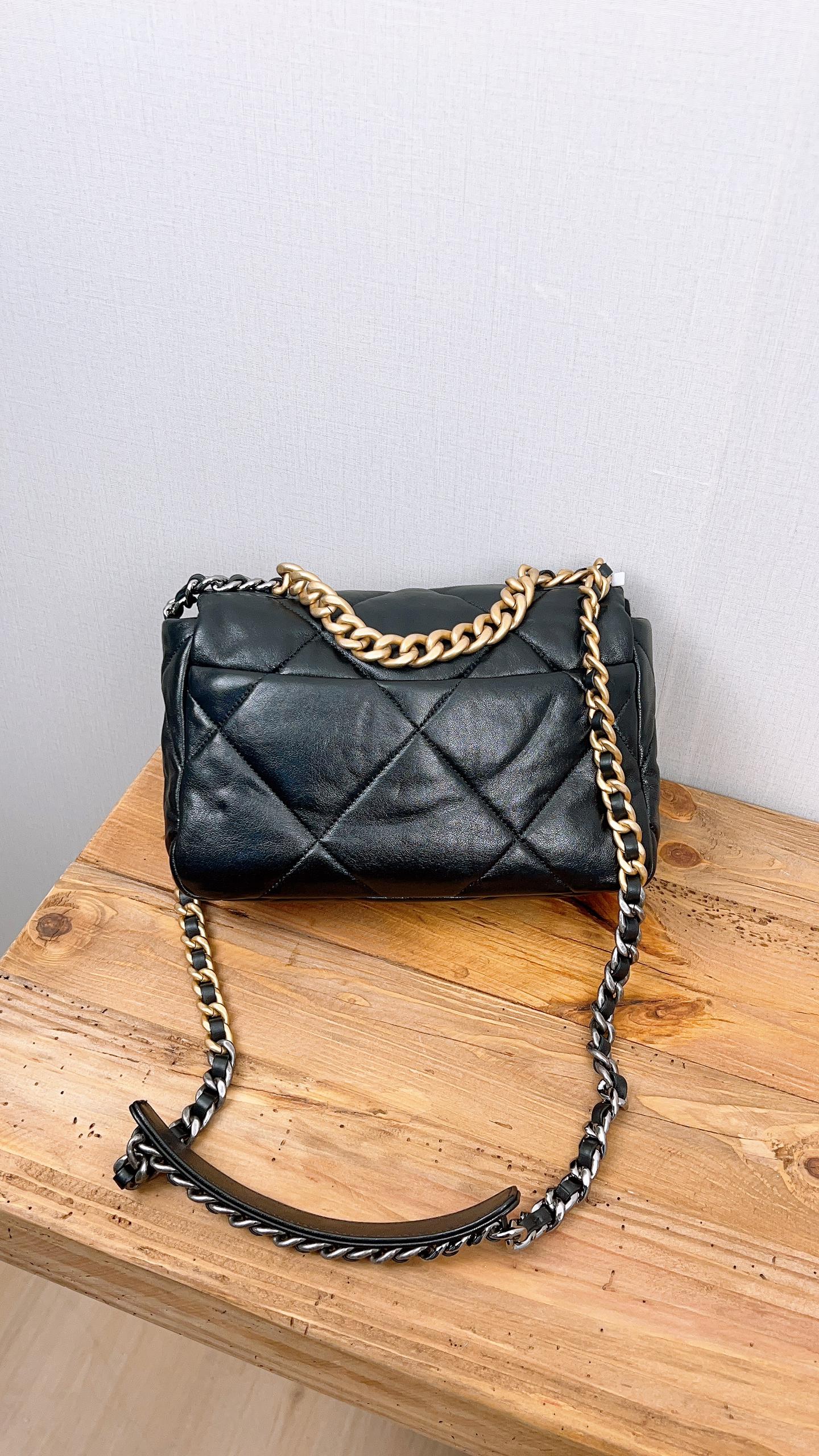 Chanel Black Lambskin Small 19 (GHW)
