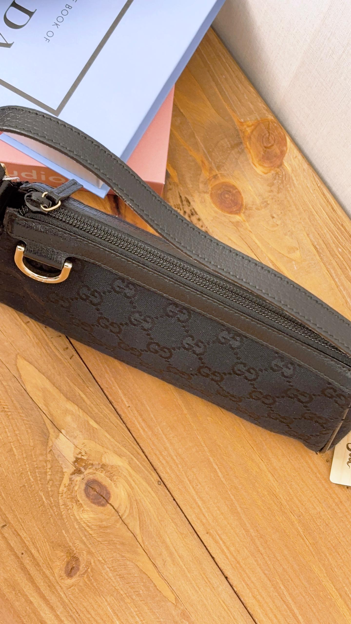 Gucci Black GG Canvas Abbey D-Ring Pochette