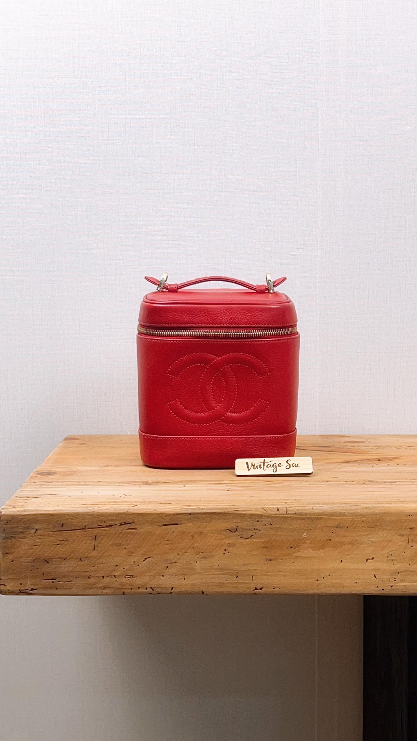 Chanel Red Caviar Vintage Vanity (GHW)