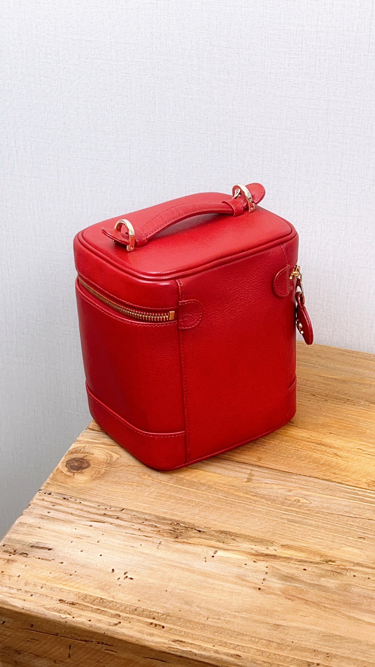 Chanel Red Caviar Vintage Vanity (GHW)