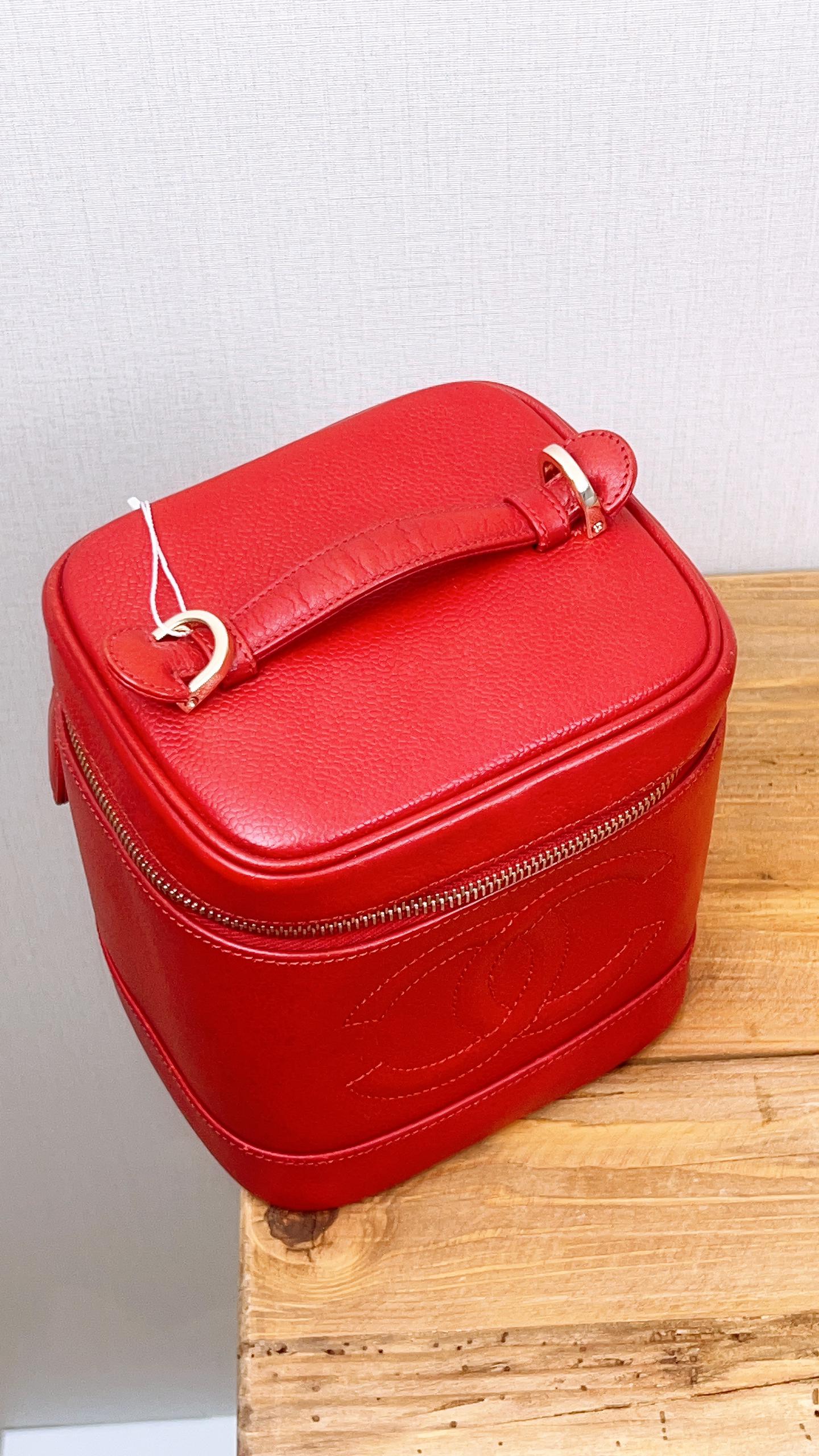 Chanel Red Caviar Vintage Vanity (GHW)