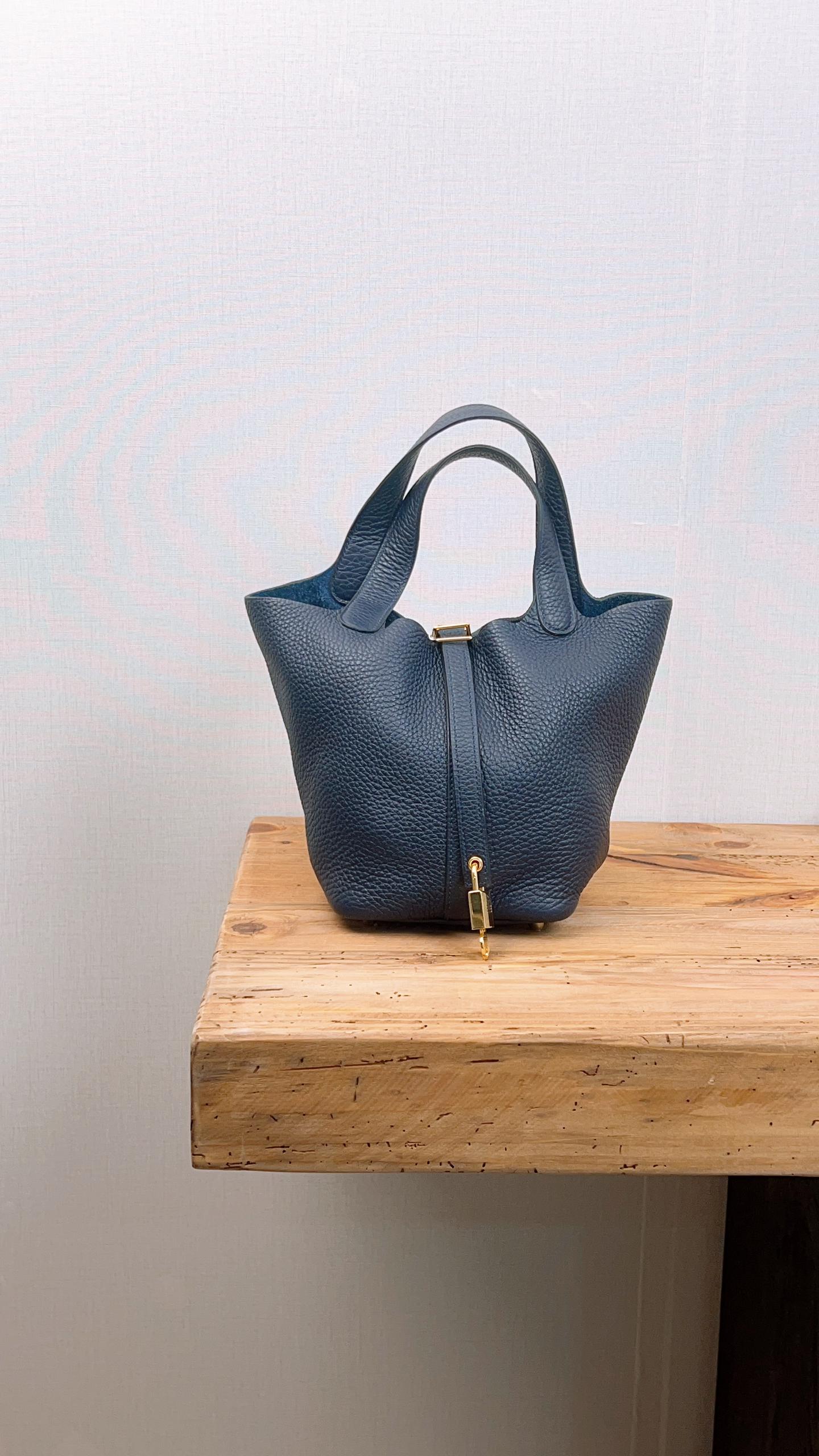 Hermes Blue Nuit Picotin 18 (GHW)