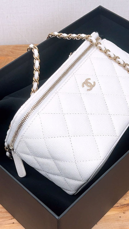 Chanel White Caviar Small Vanity Case (GHW)