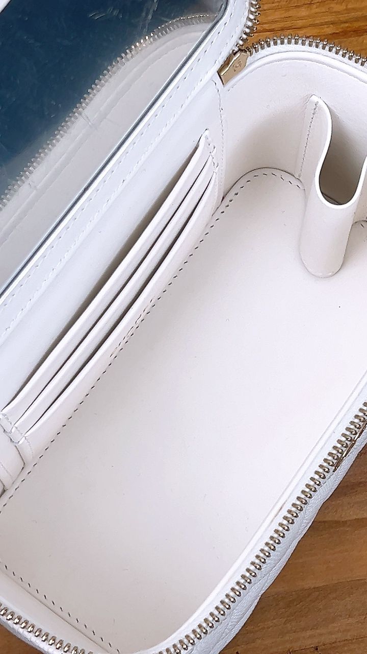 Chanel White Caviar Small Vanity Case (GHW)