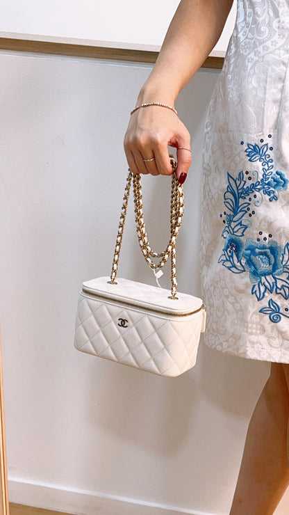 Chanel White Caviar Small Vanity Case (GHW)