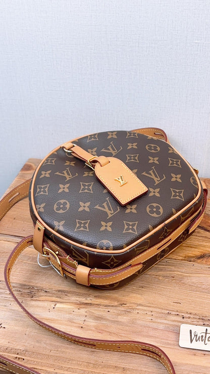 LV Monogram Boite Chapeau Souple MM