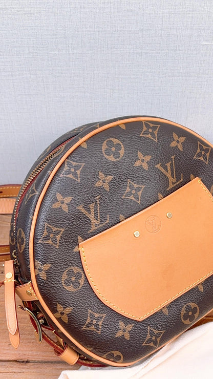 LV Monogram Boite Chapeau Souple MM