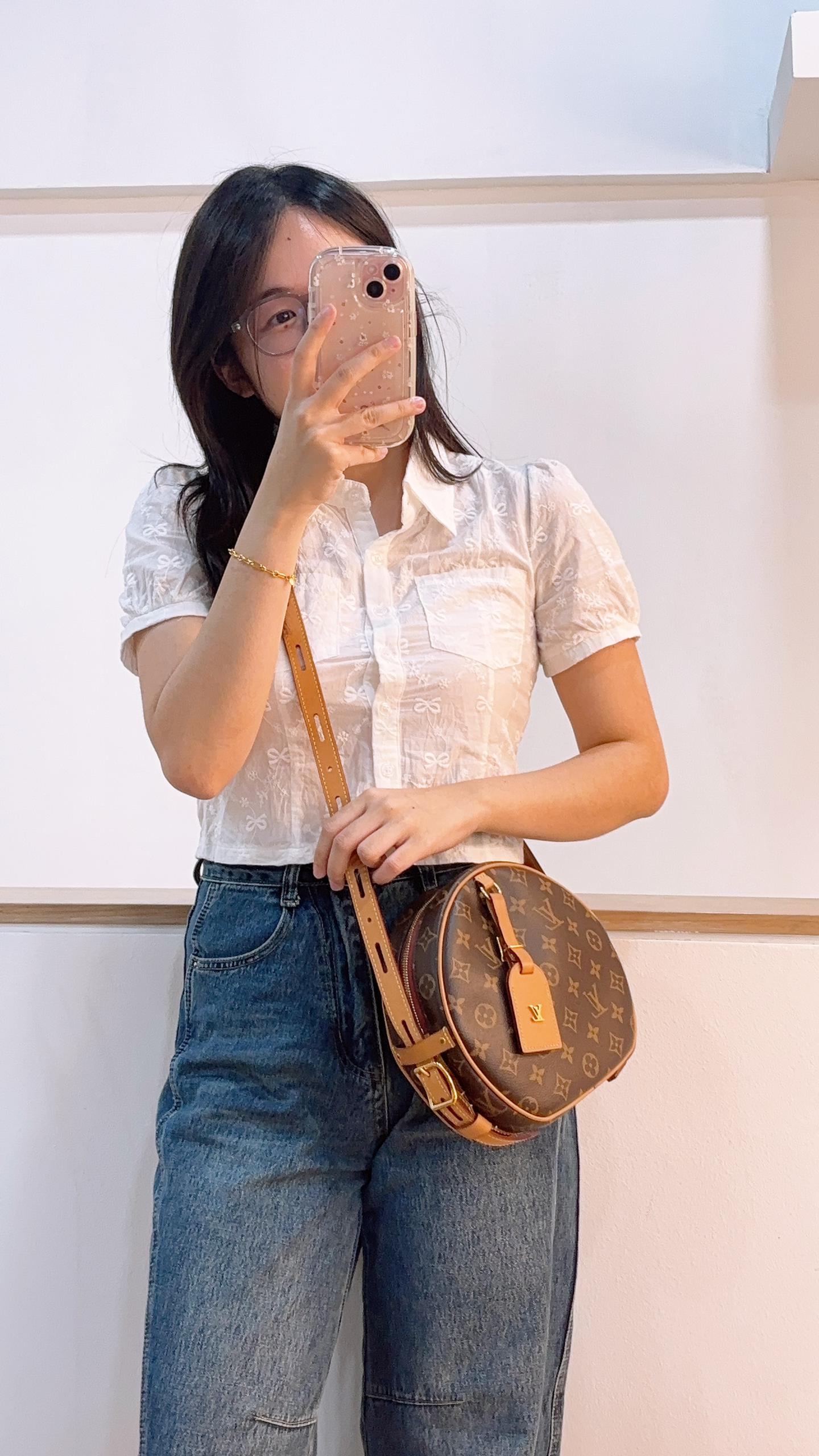 LV Monogram Boite Chapeau Souple MM