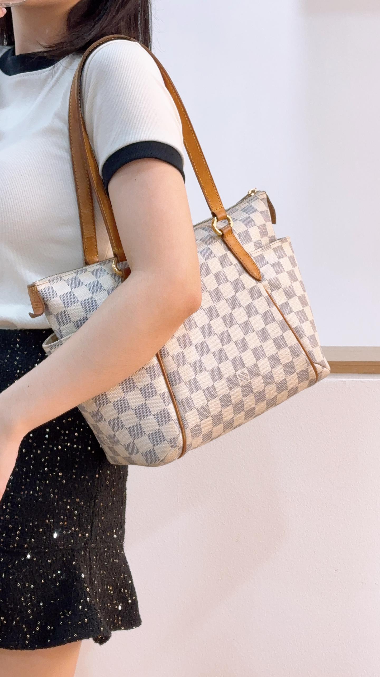 LV Damier Azur Totally PM