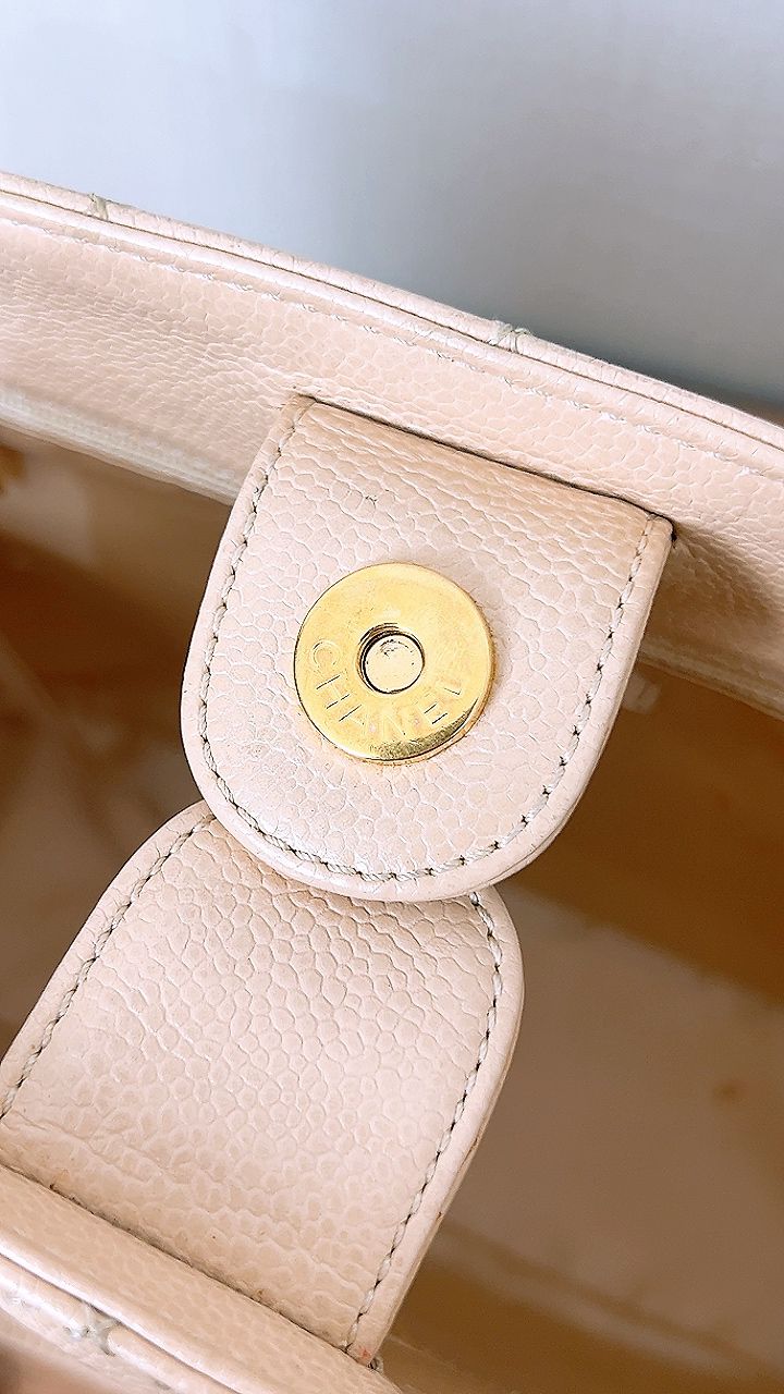 Chanel Beige Caviar PST (GHW)