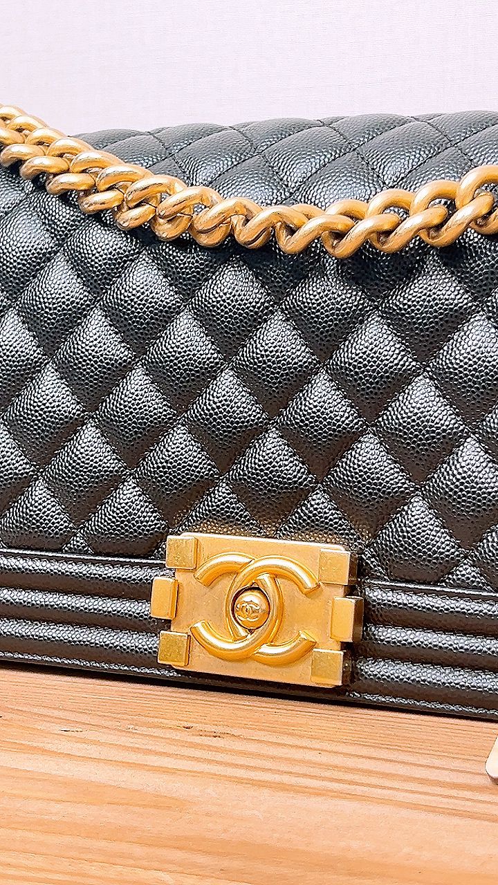 Chanel Black Caviar Old Medium Boy (GHW)