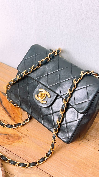 Chanel Black Lambskin Vintage Mini Square 17cm (GHW)