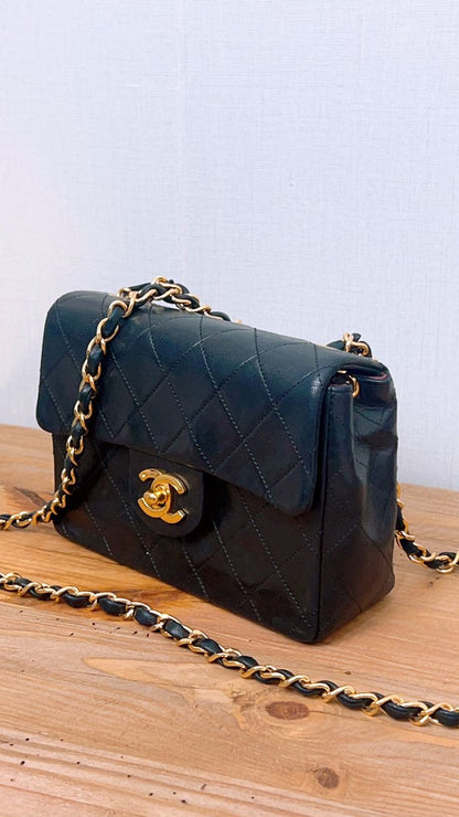 Chanel Black Lambskin Vintage Mini Square 17cm (GHW)