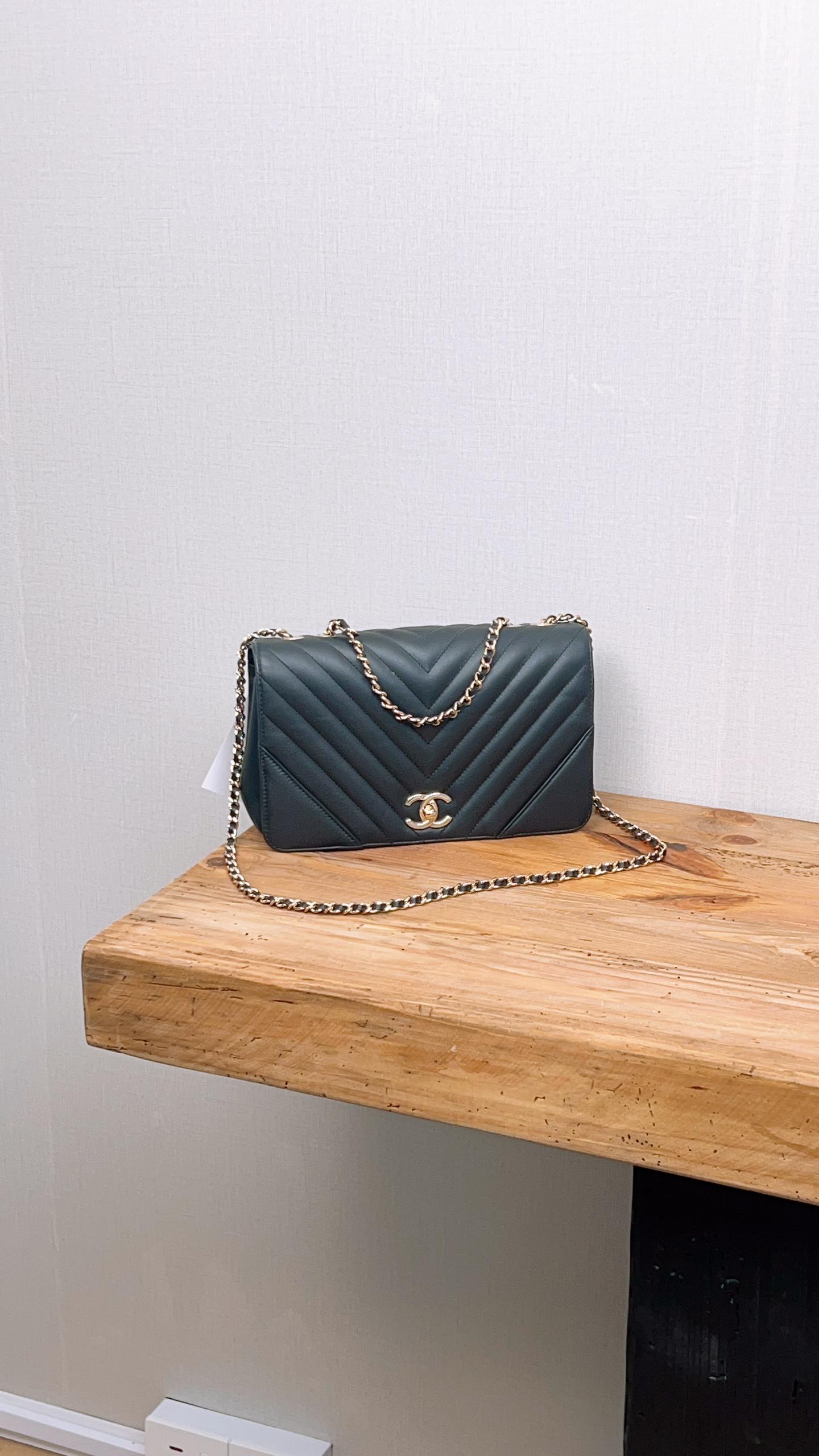 Chanel Black Calfskin Chevron 24cm Statement Flap (GHW)