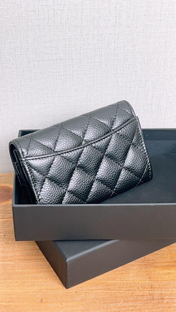 Chanel Black Caviar Classic Card Holder (GHW)