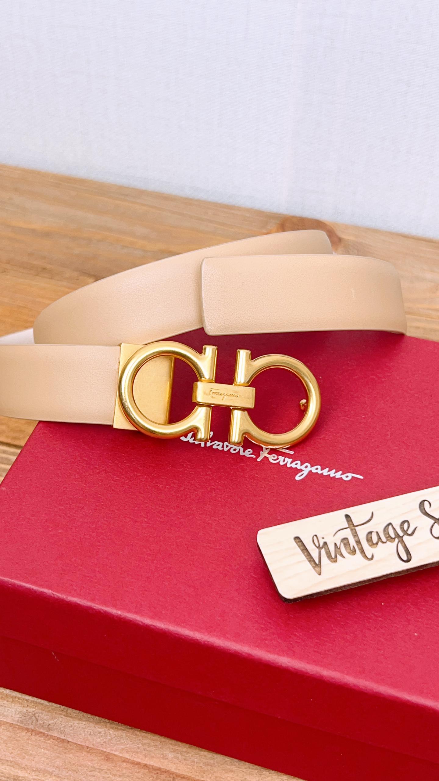 Salvatore Ferragamo Gancici Beige Reversible Belt
